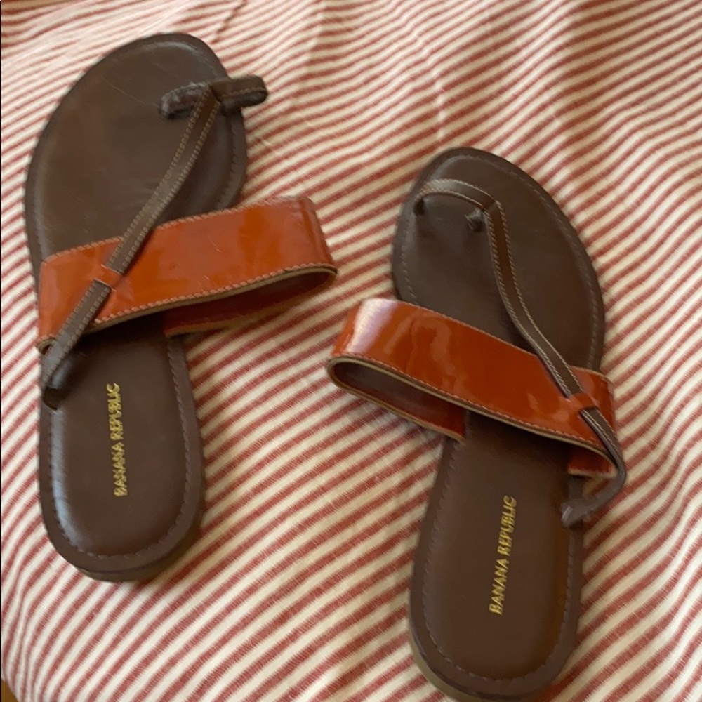 Flat slip-on sandals -GUC